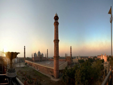thmb8406Badshahi Mosque in Lahore.jpg